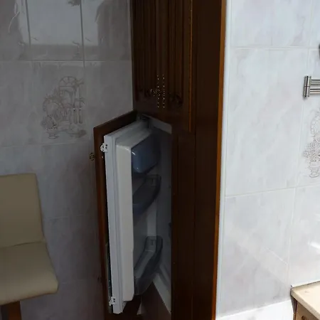 Les Bons Amis Apartment