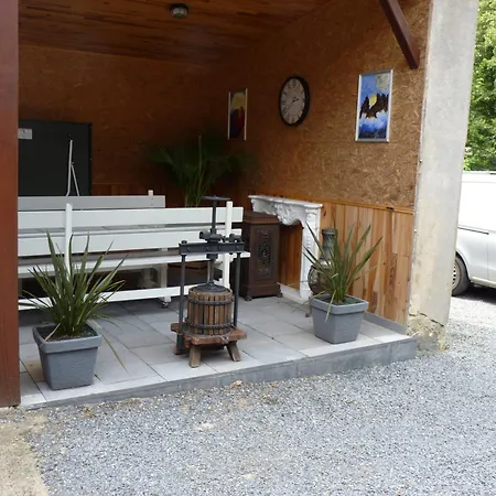 Les Bons Amis Apartment